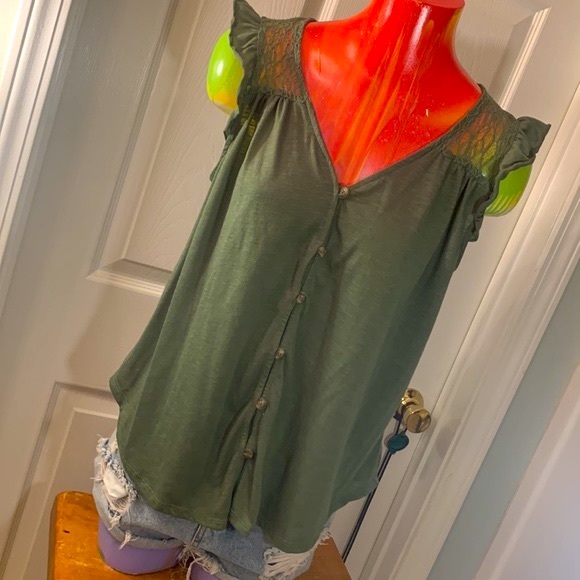 No Boundaries Tops - NO BOUNDARIES Green Top